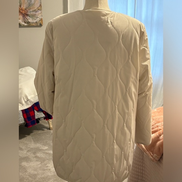 REVERSIBLE WINTER WHITE JACKET KOOKABURRA BY UGG.  SHERPA/QUILTED SNAP CLOSURE - Picture 5 of 11